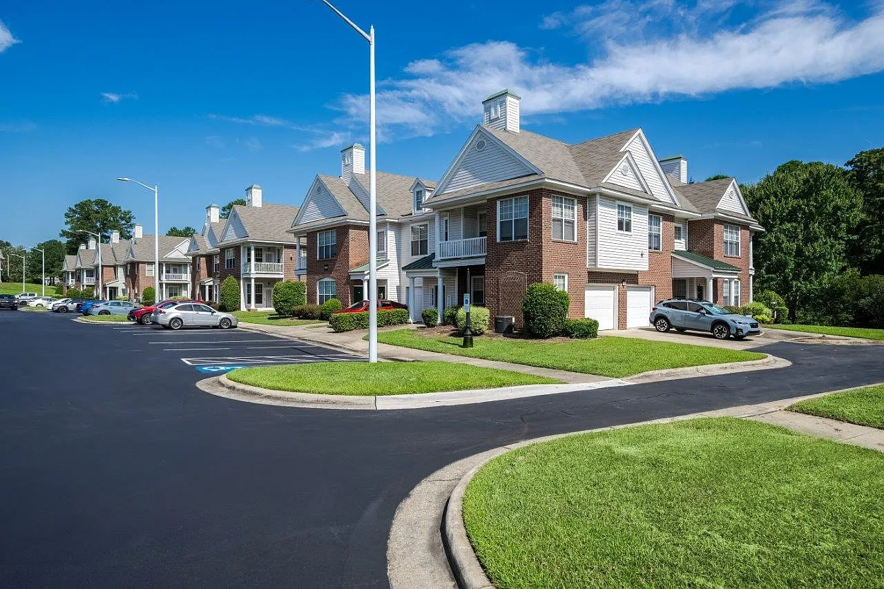 The Preserve at Grande Oaks Apartment Homes – photo 1