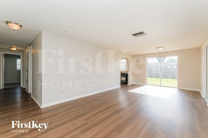 1007 Coldstream Ct – photo 4