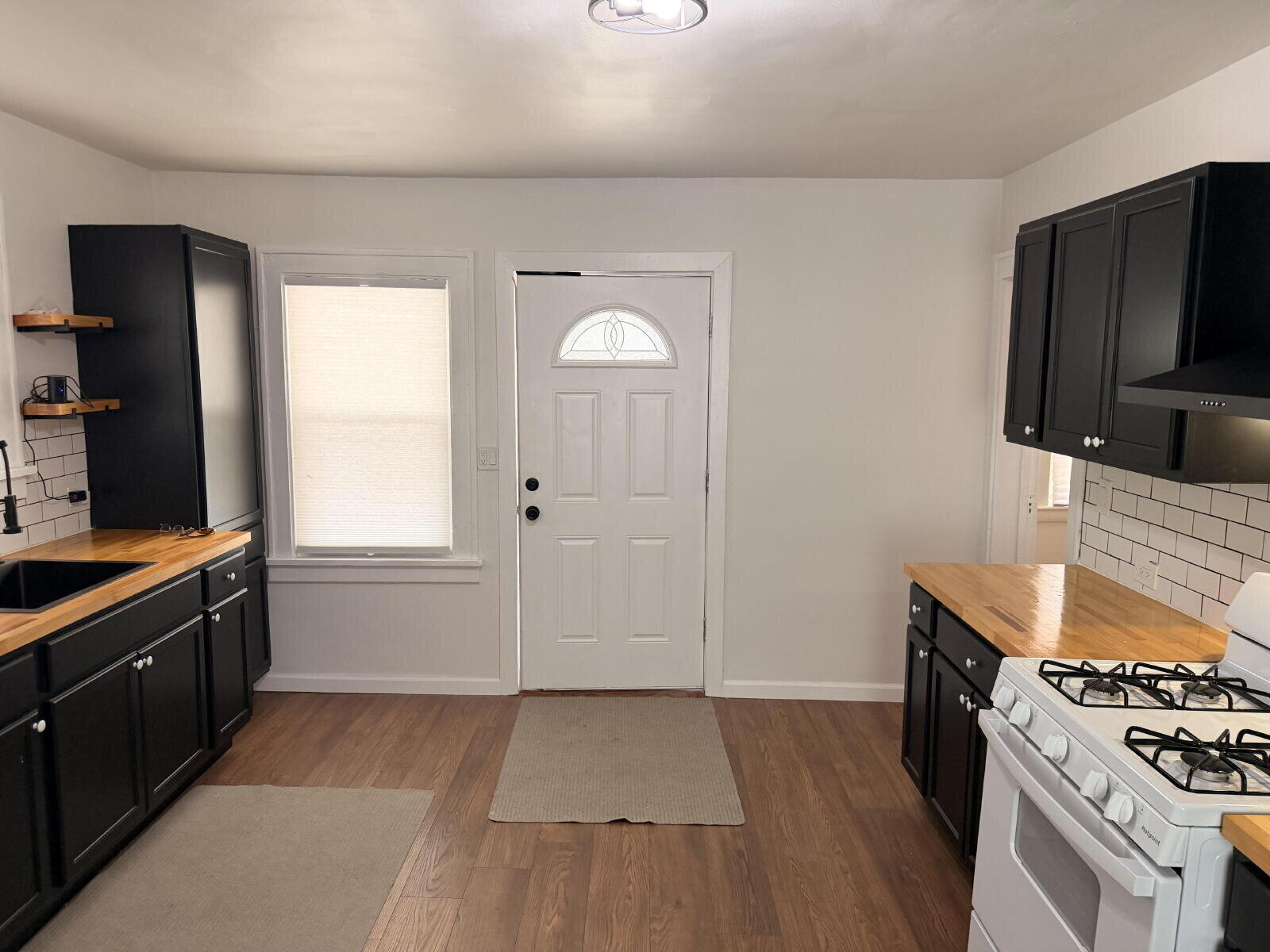 3142 W 33rd St – photo 2
