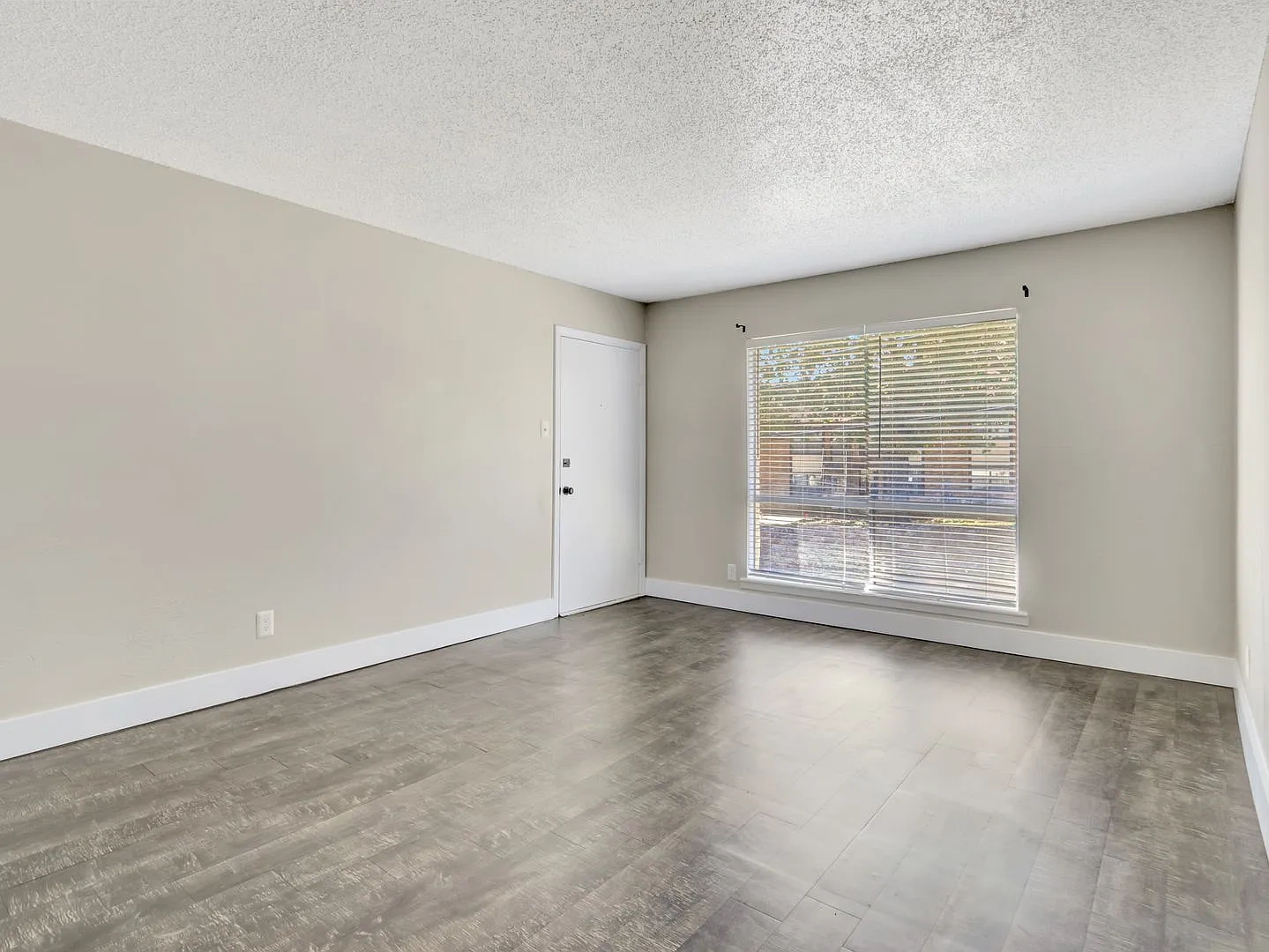 Higdon Ferry Apartments – photo 1