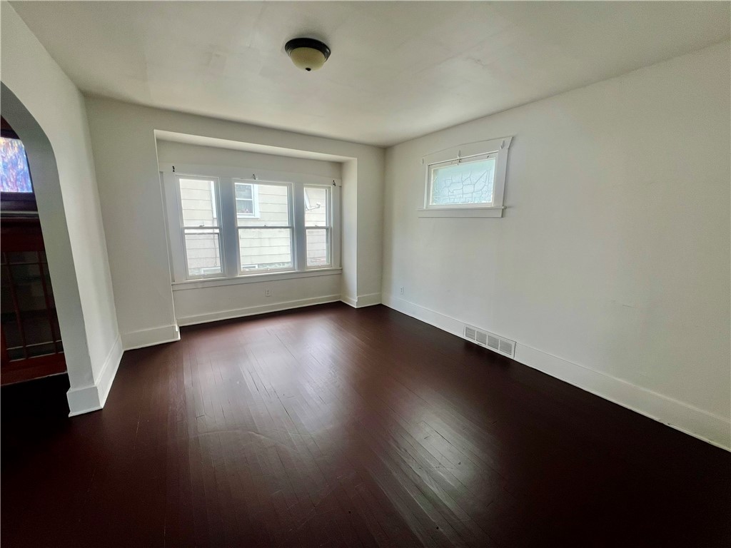 1115 Bond St – photo 3