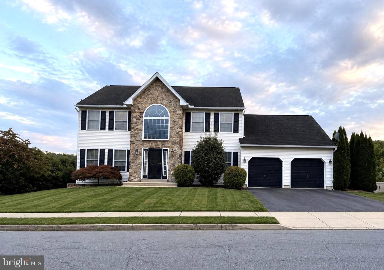 17 Shelly Dr – photo 1