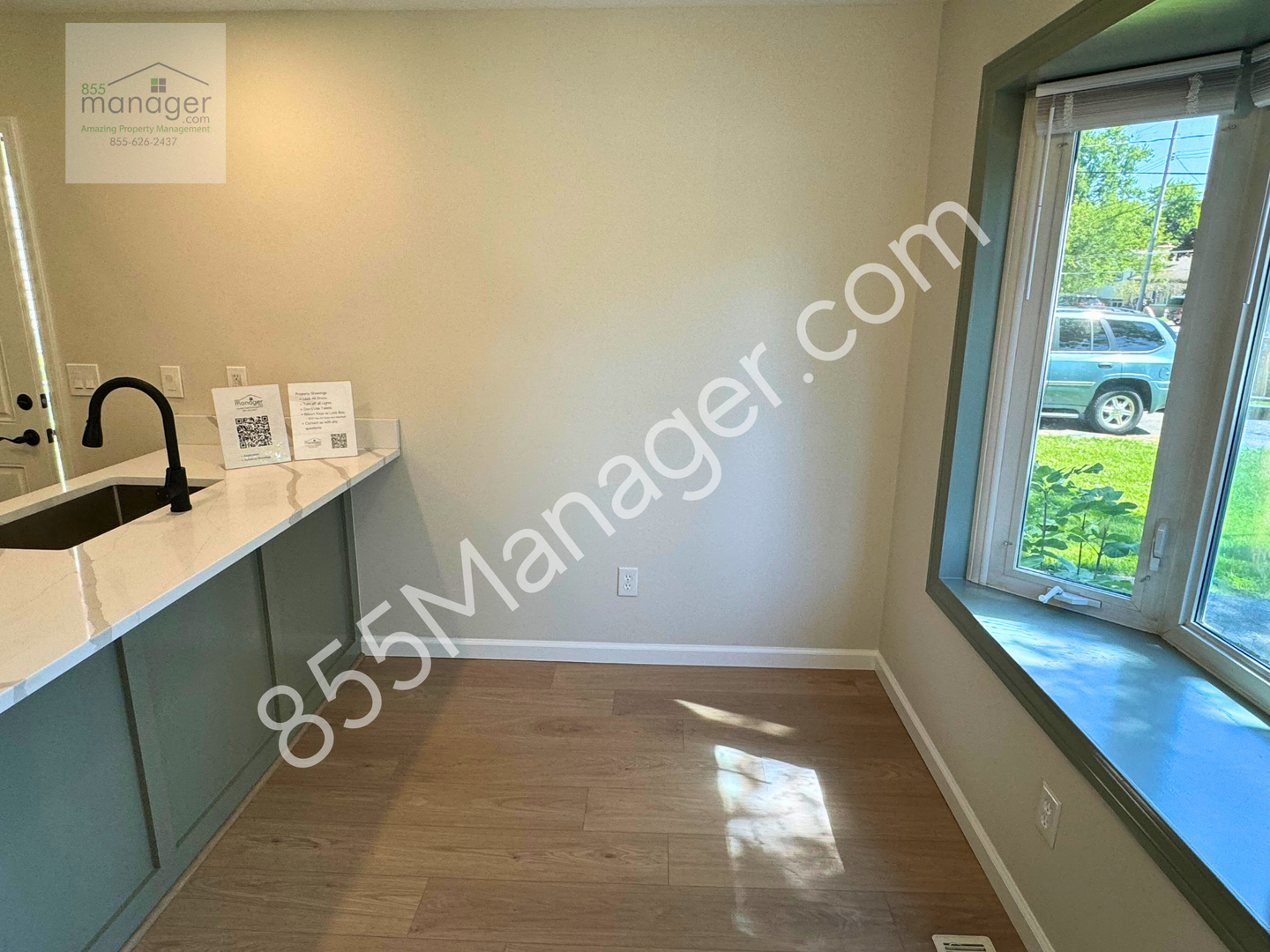 1040 Lalond St – photo 4