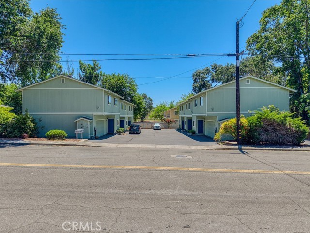 687 Armstrong St – photo 1