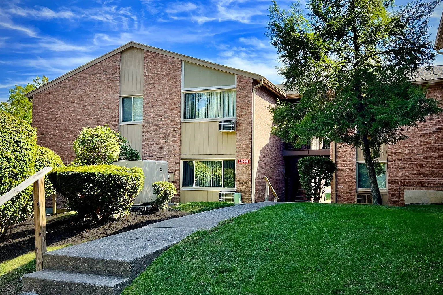 Twin Gables Apartments – photo 3