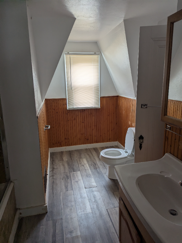 367 Laird Ave SE – photo 4