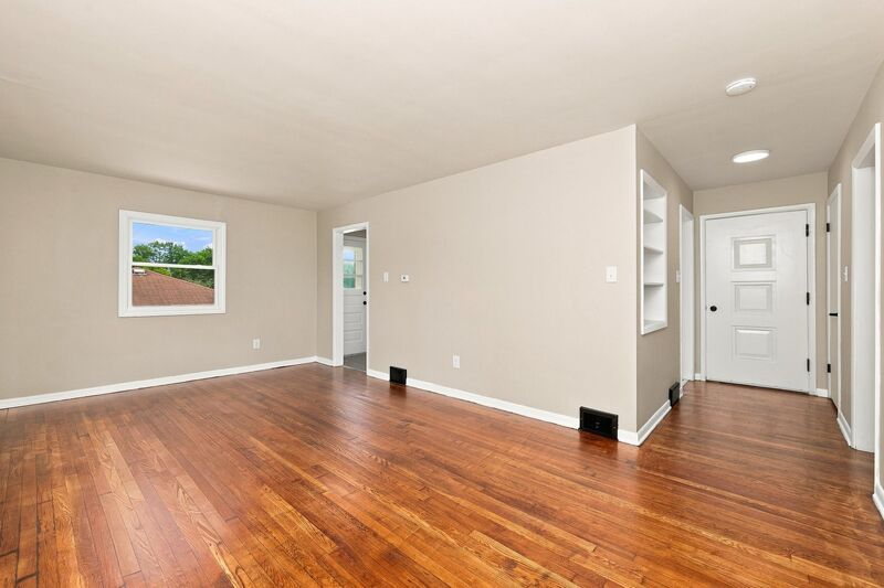 248 Canterbury Dr – photo 5