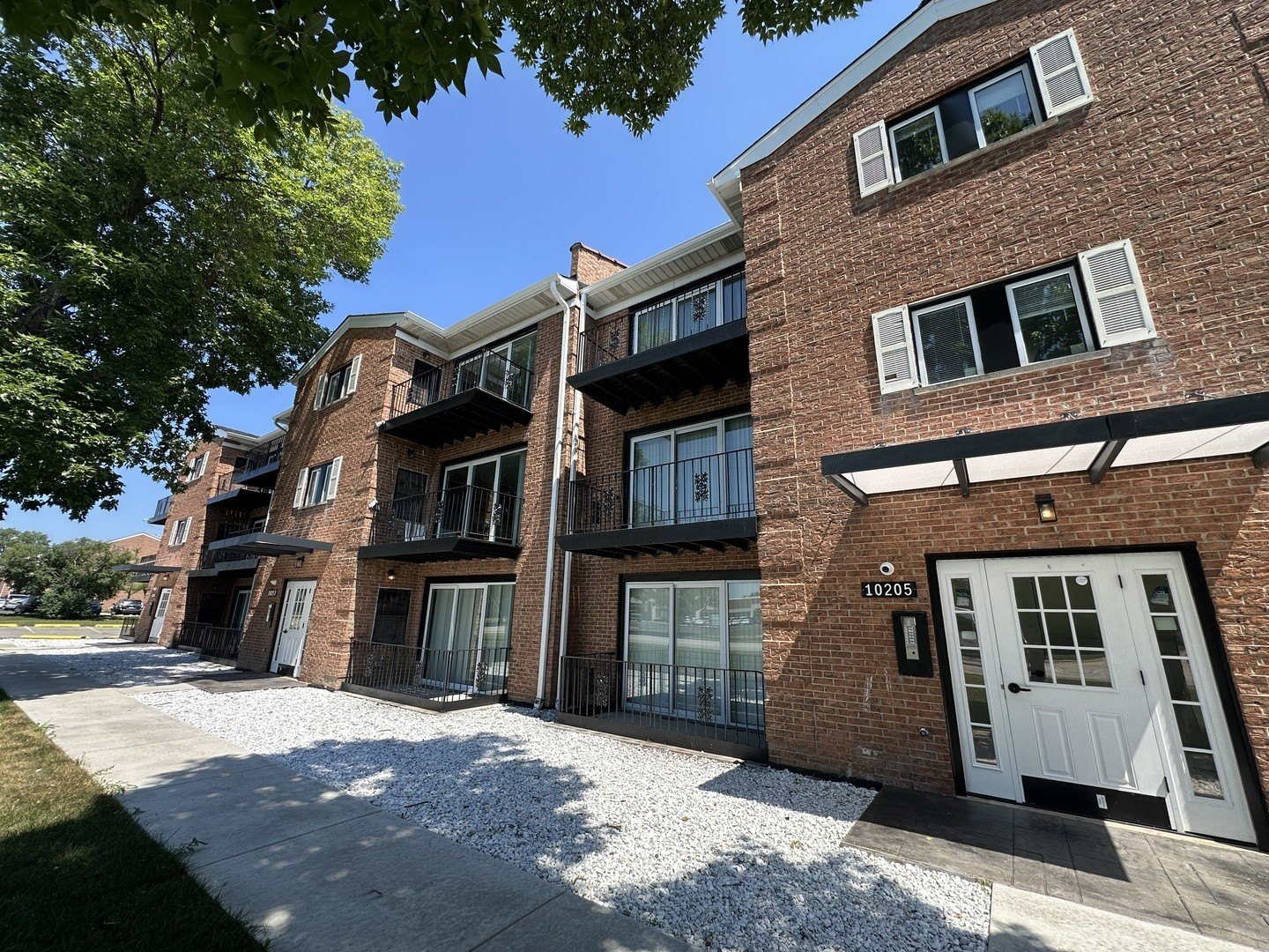10205 Dearlove Rd #202 – photo 1