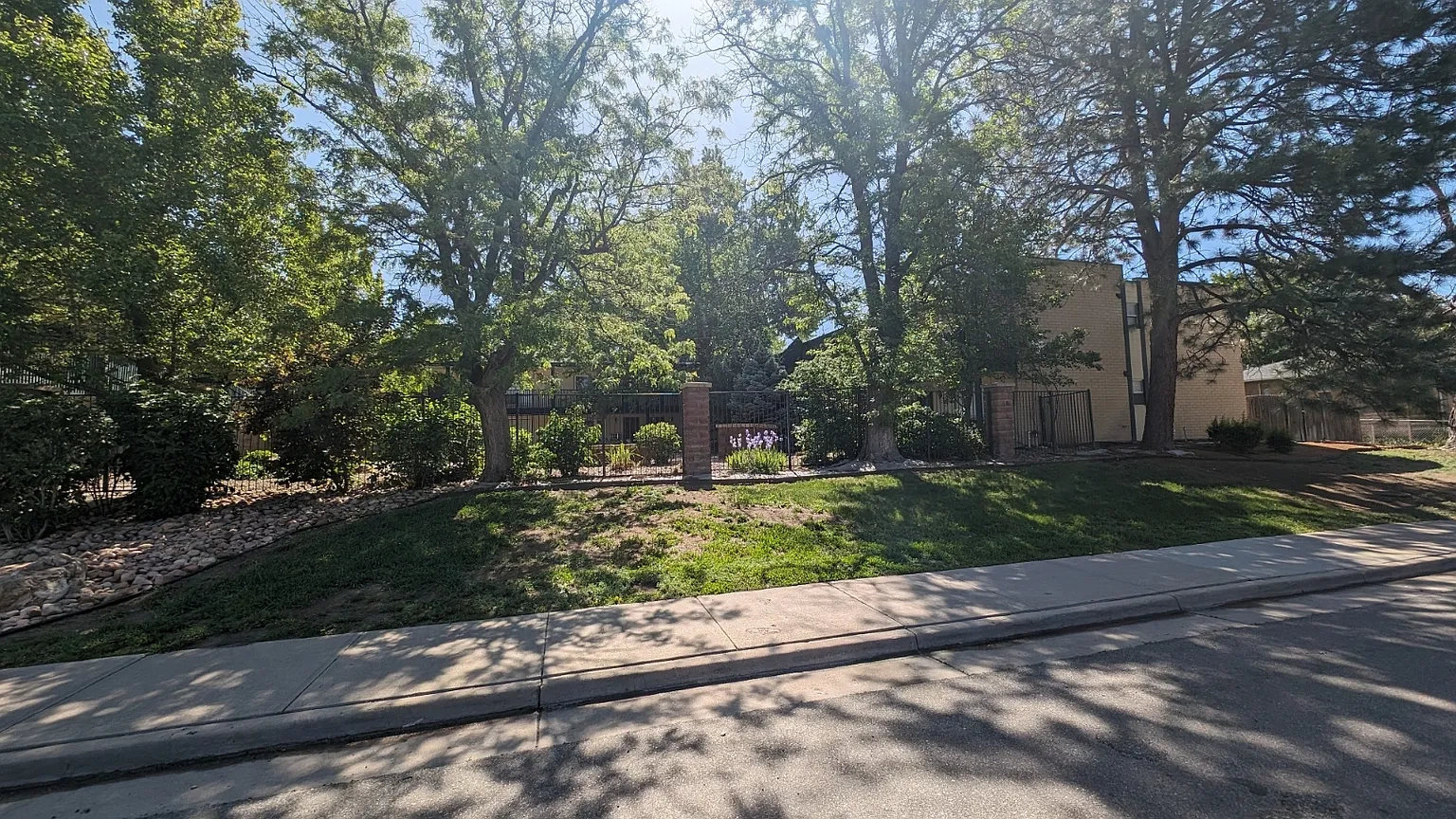 Autumn Ridge Apartments – photo 2