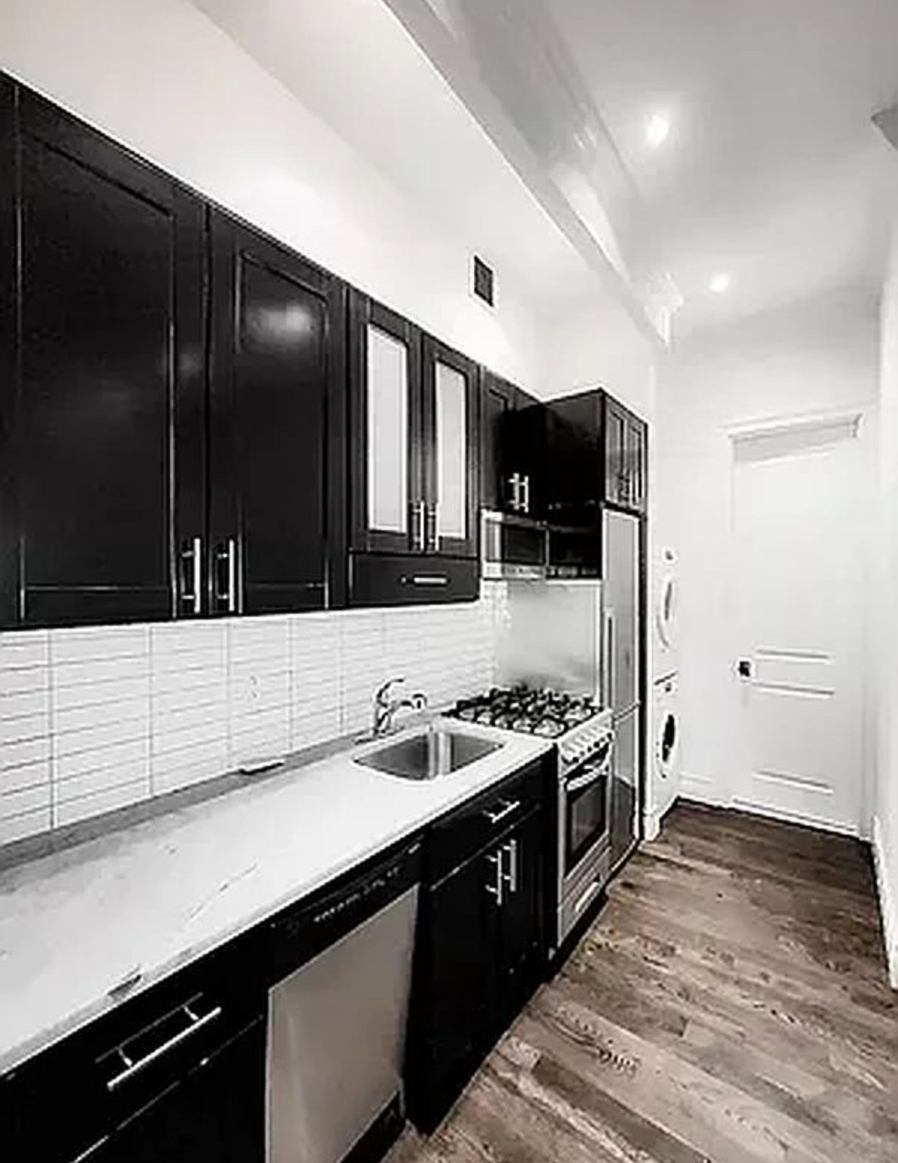 350 3rd Ave – photo 2