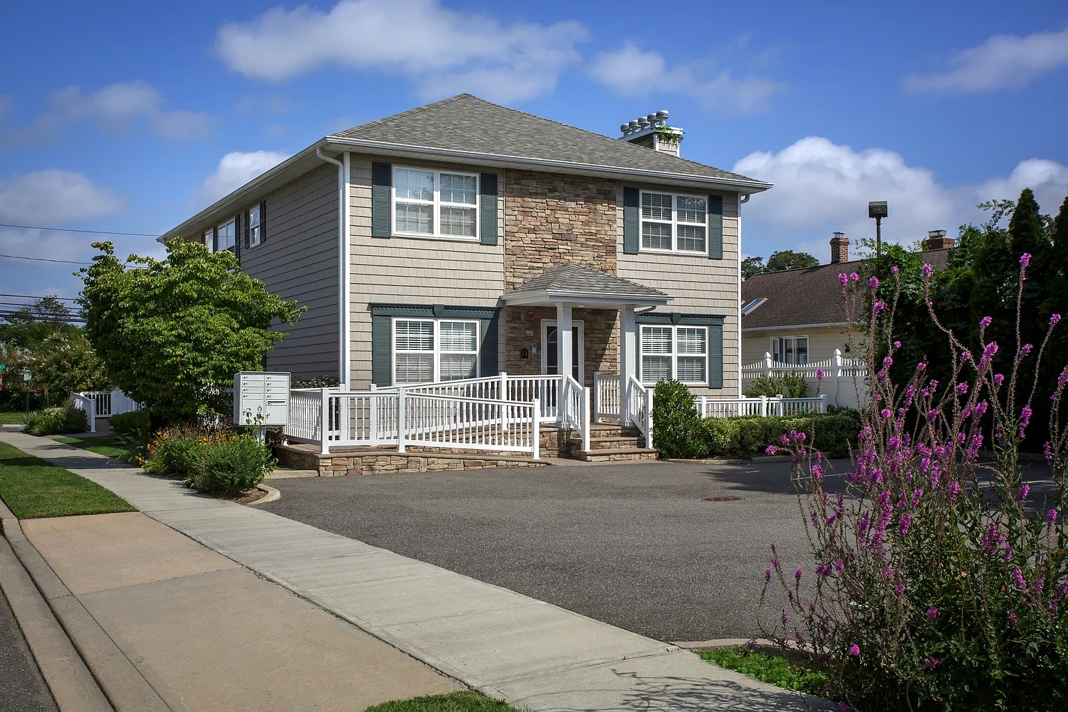 Fairfield Courtyard East At Farmingdale – photo 5