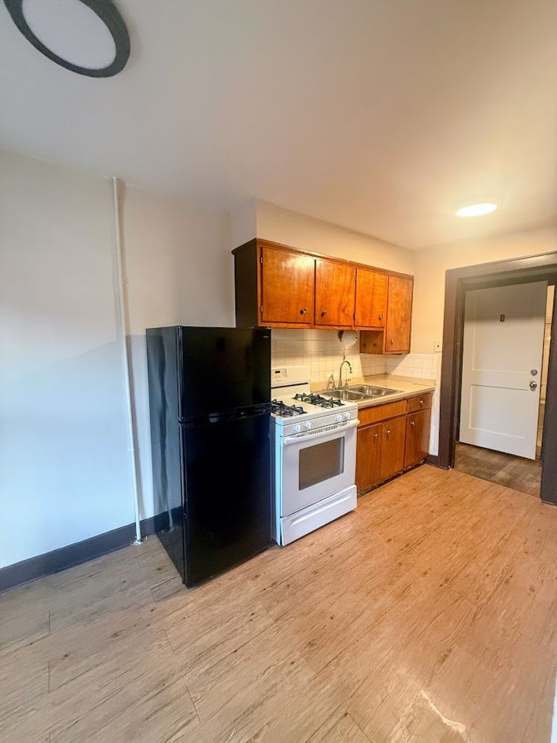 920 Columbia Ave unit Unit 4 – photo 4
