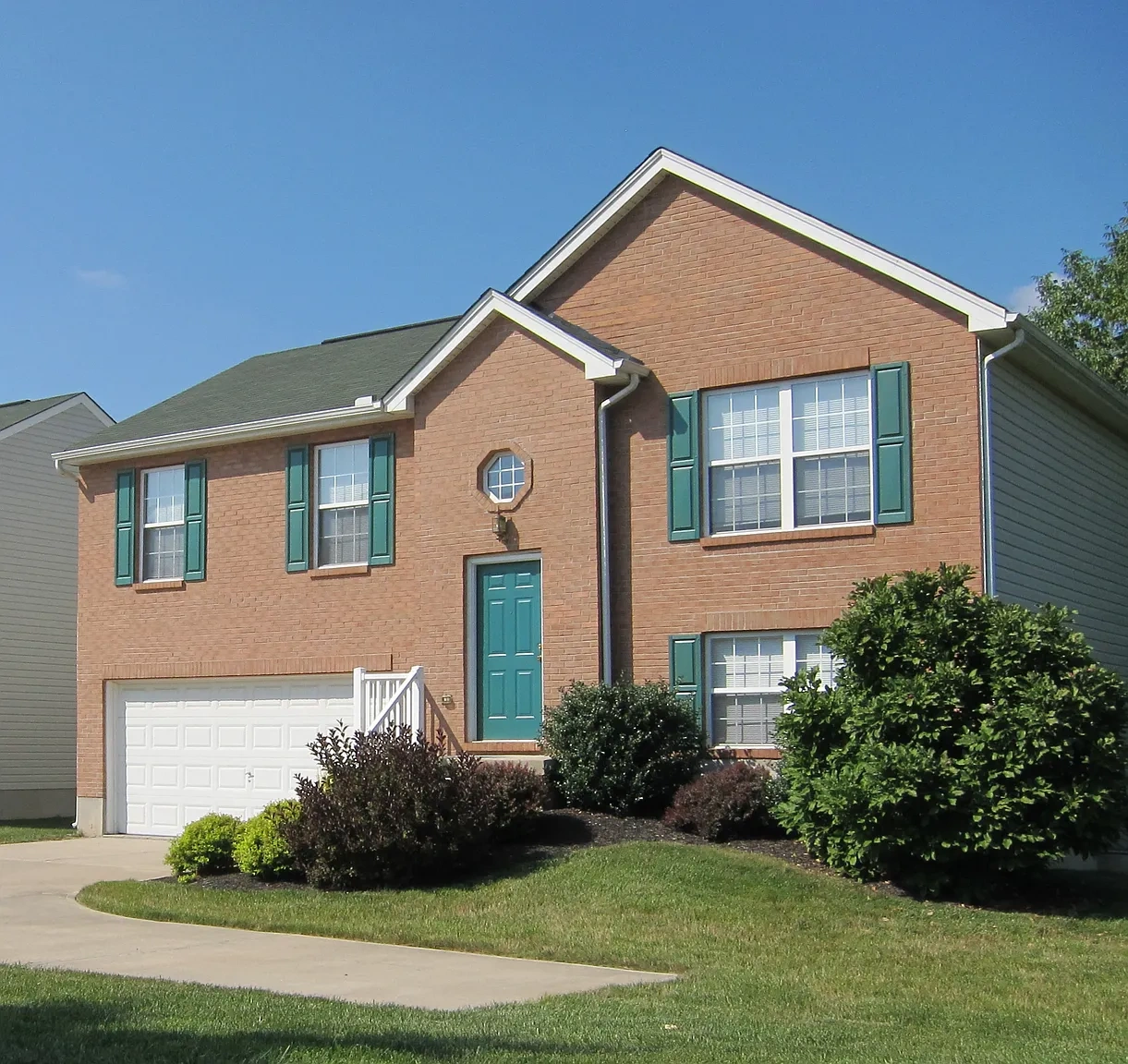 Charleston Pines Apartment Homes – photo 1