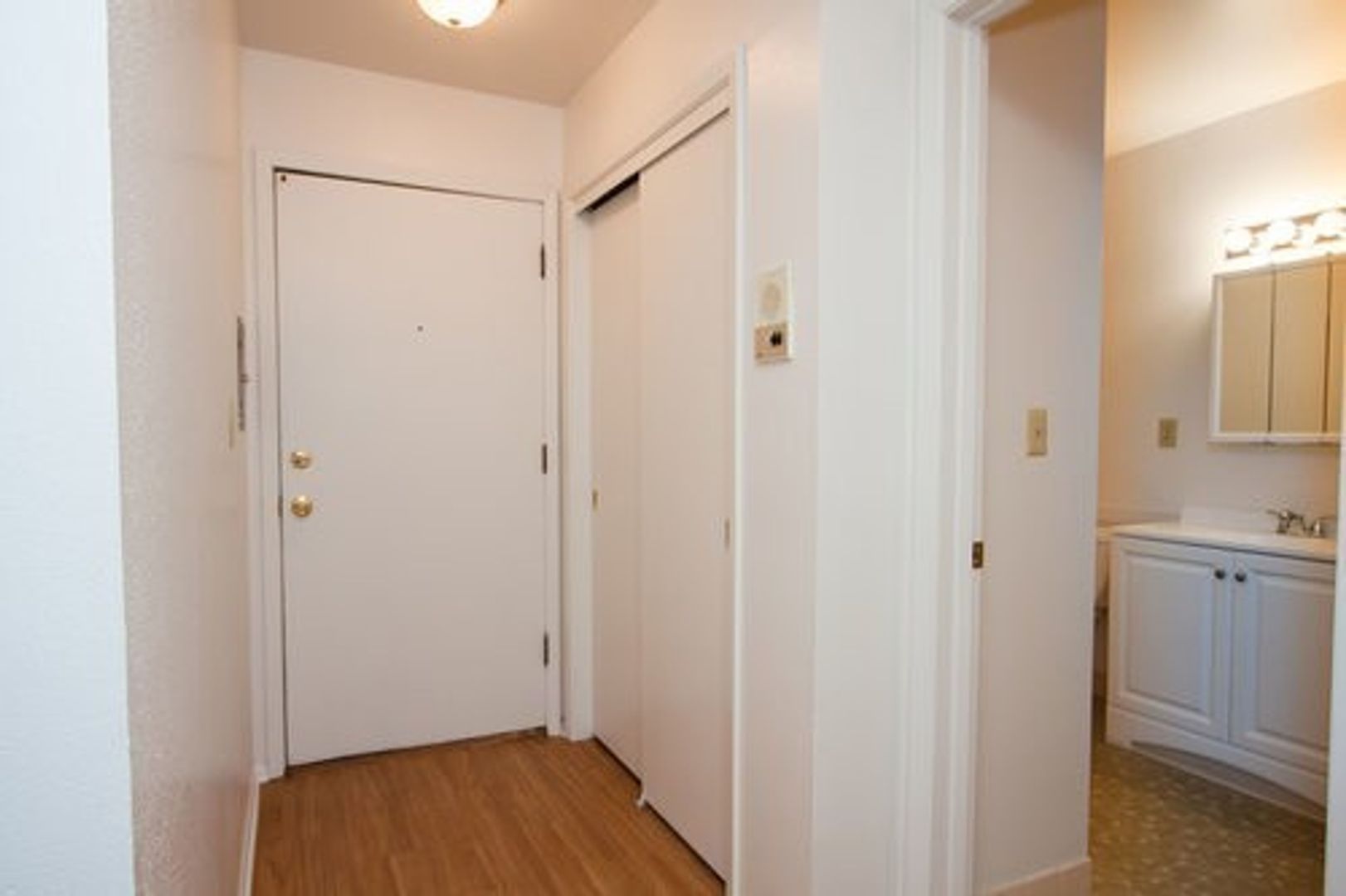 2420 Northwestern Ave unit 4 – photo 5