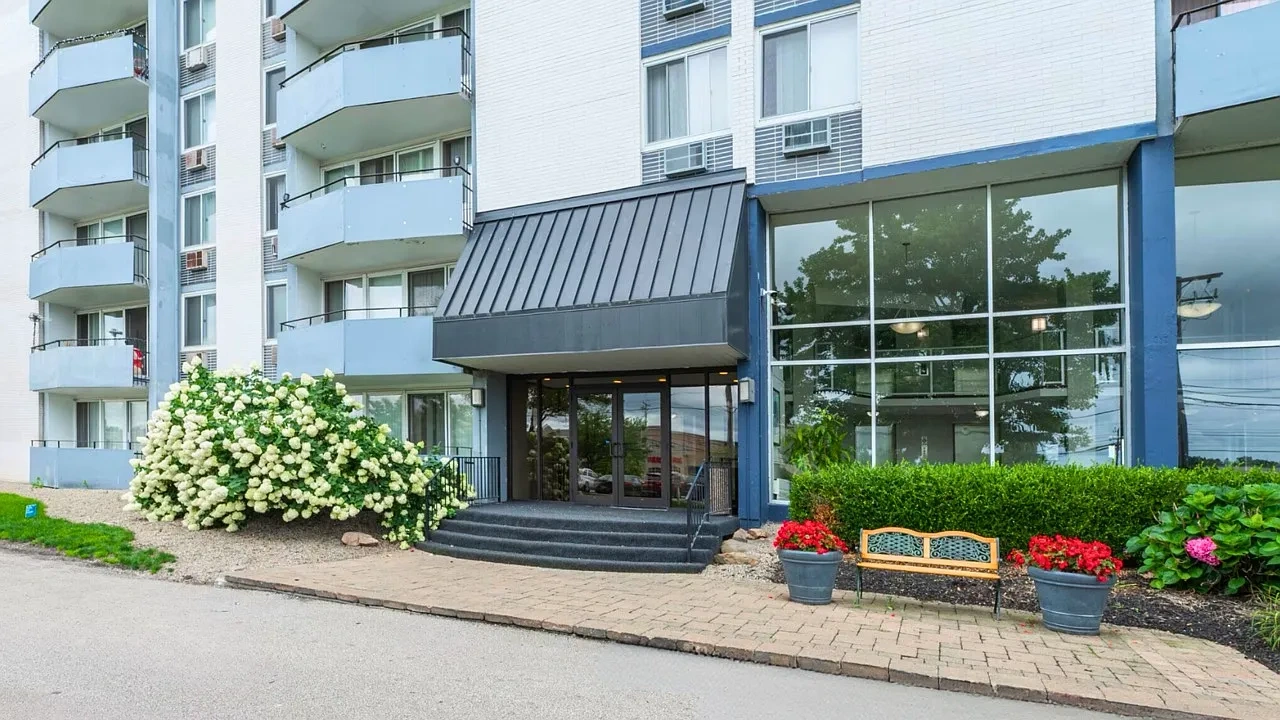 The Westbury Apartments – photo 2