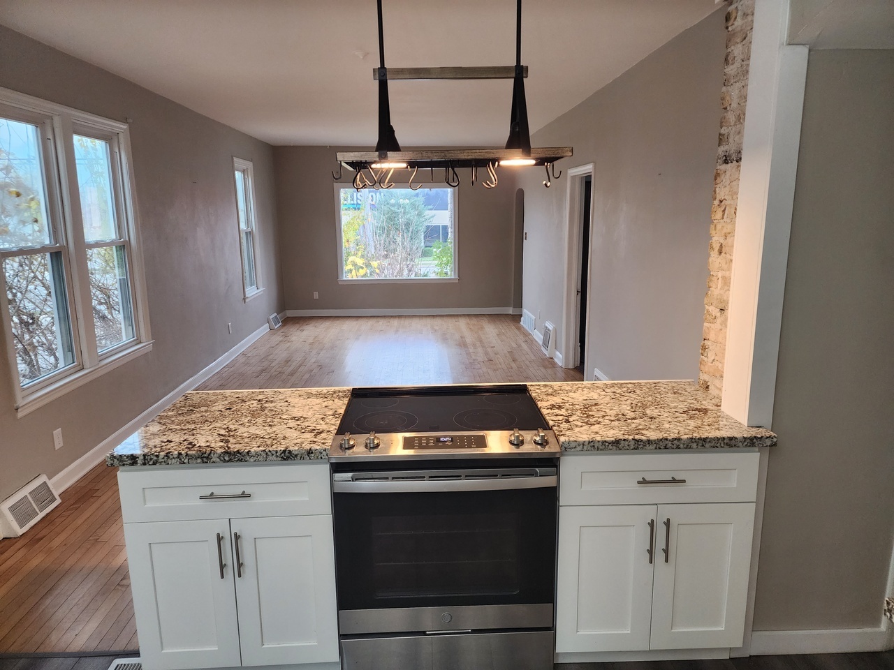 5964 S Packard Ave – photo 2