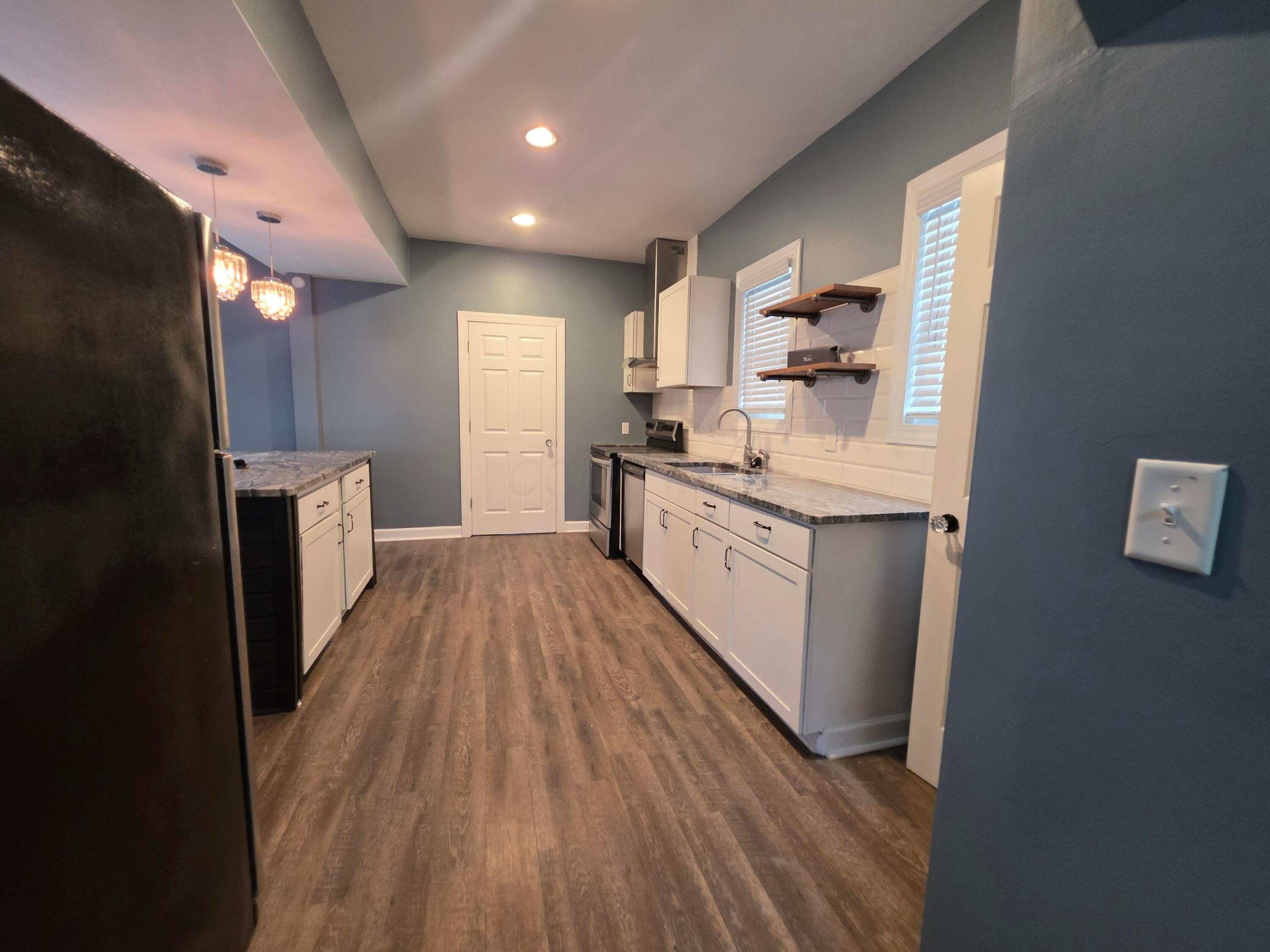 297 Johnson St – photo 4