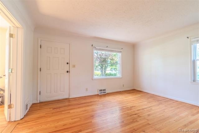 3224 N Altadena Ave – photo 3