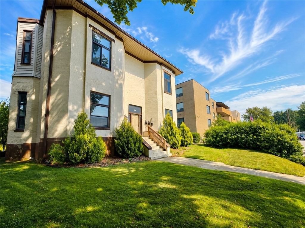735 N Highland Ave unit 2 – photo 2