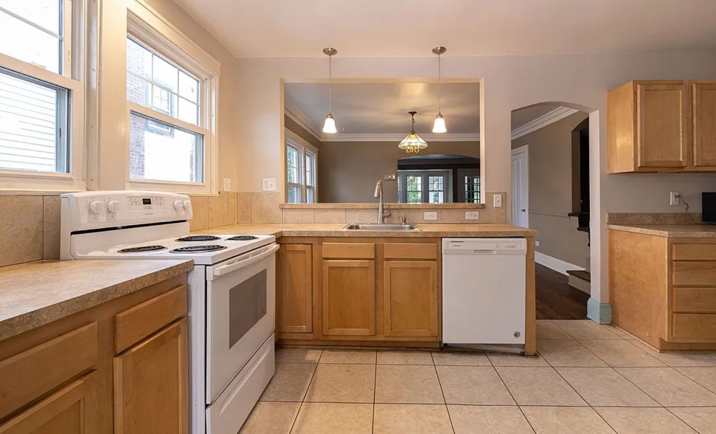 2296 S Overlook Rd – photo 3
