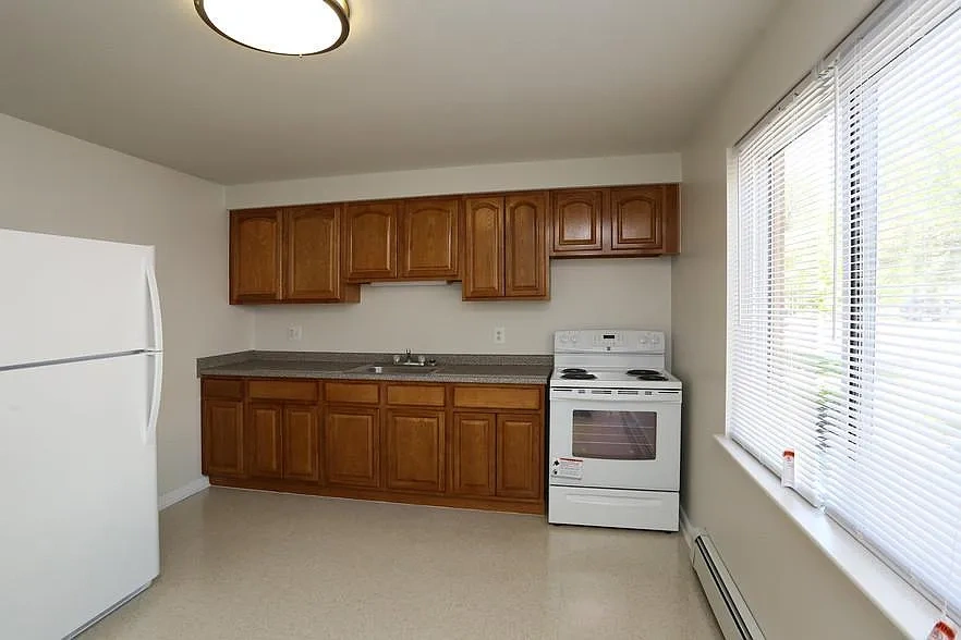 Parkside Apartments – photo 2