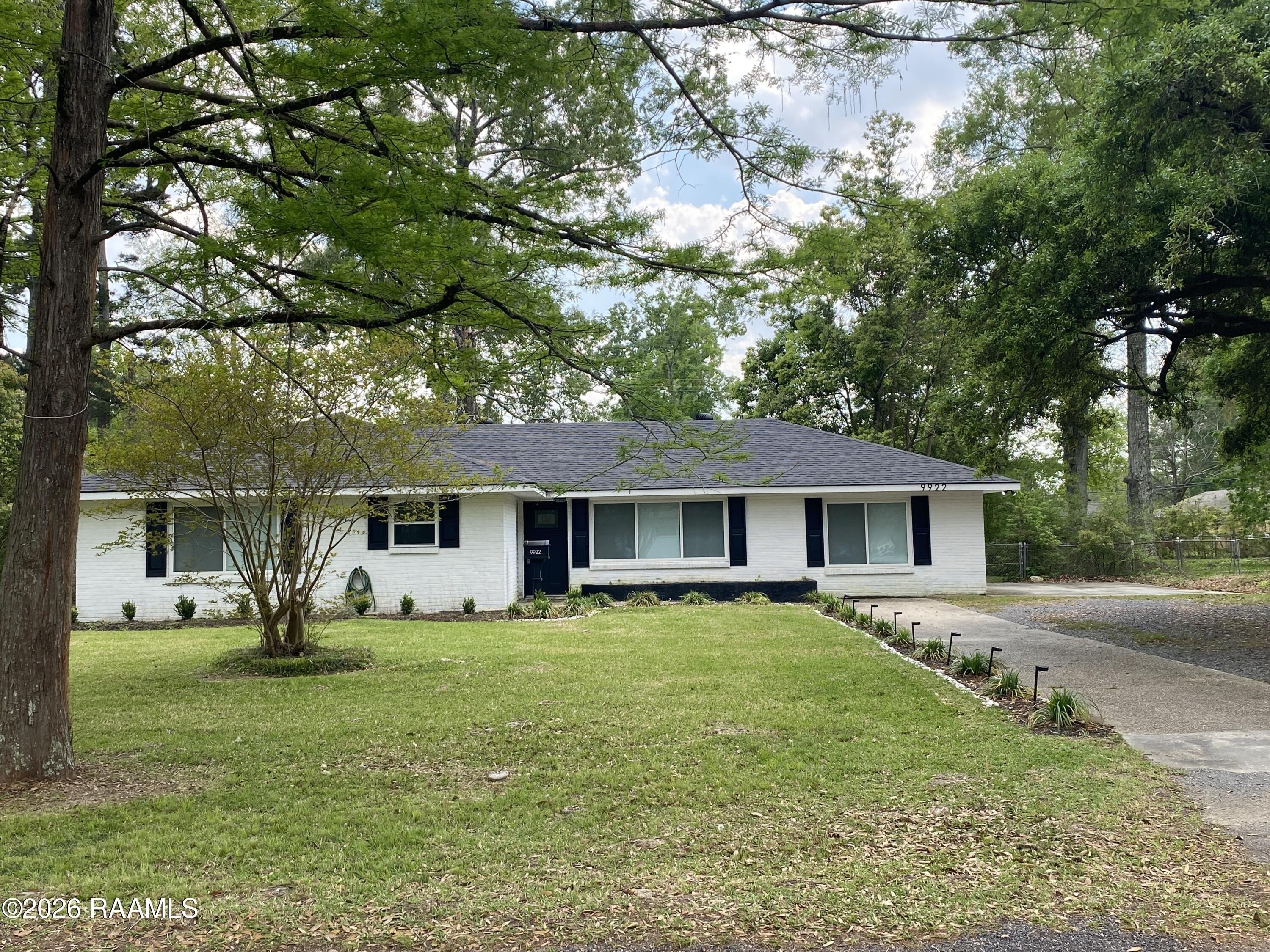 9922 N Parkview Dr – photo 2