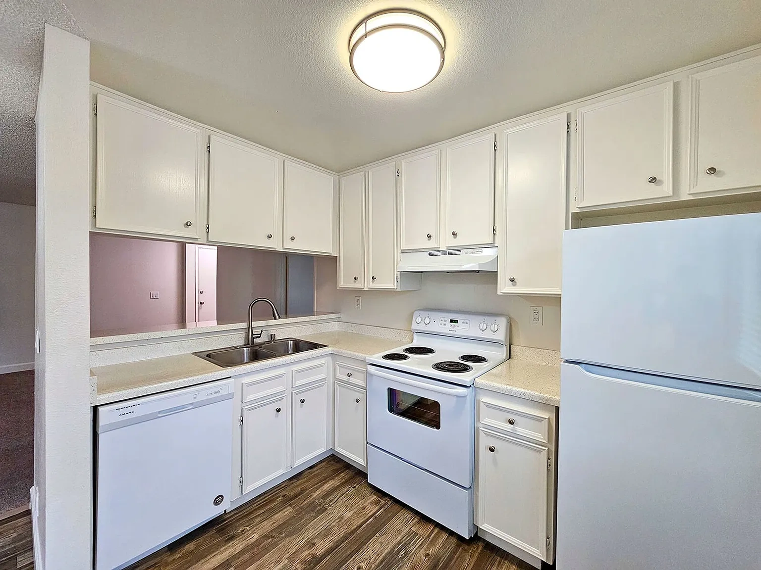 Lake Meadows Apartments – photo 4