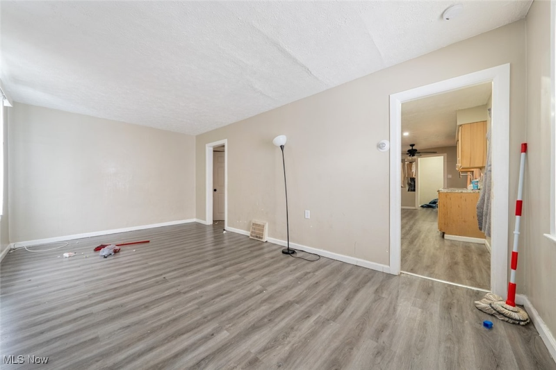 18851 Raymond St – photo 4