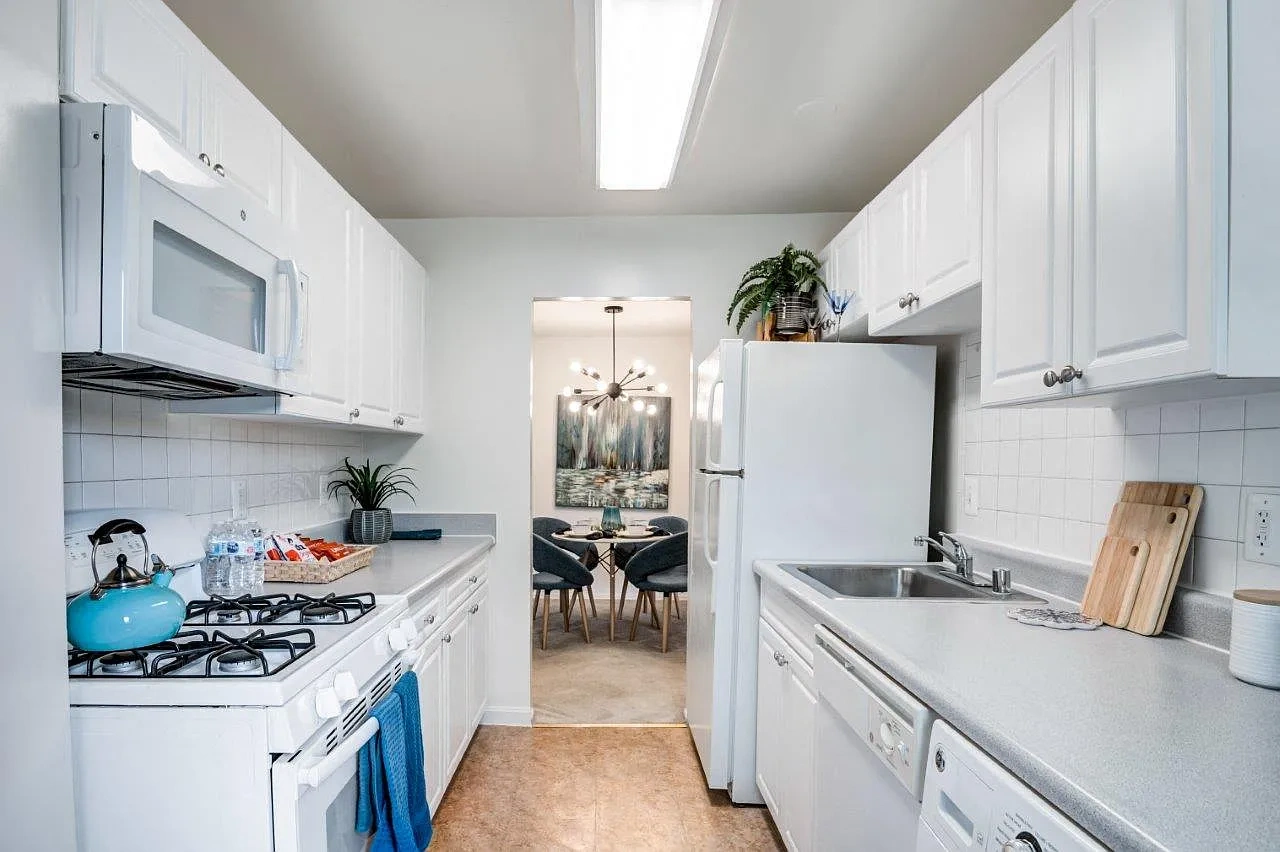 Stoneridge at Mark Center Apartment Homes – photo 3