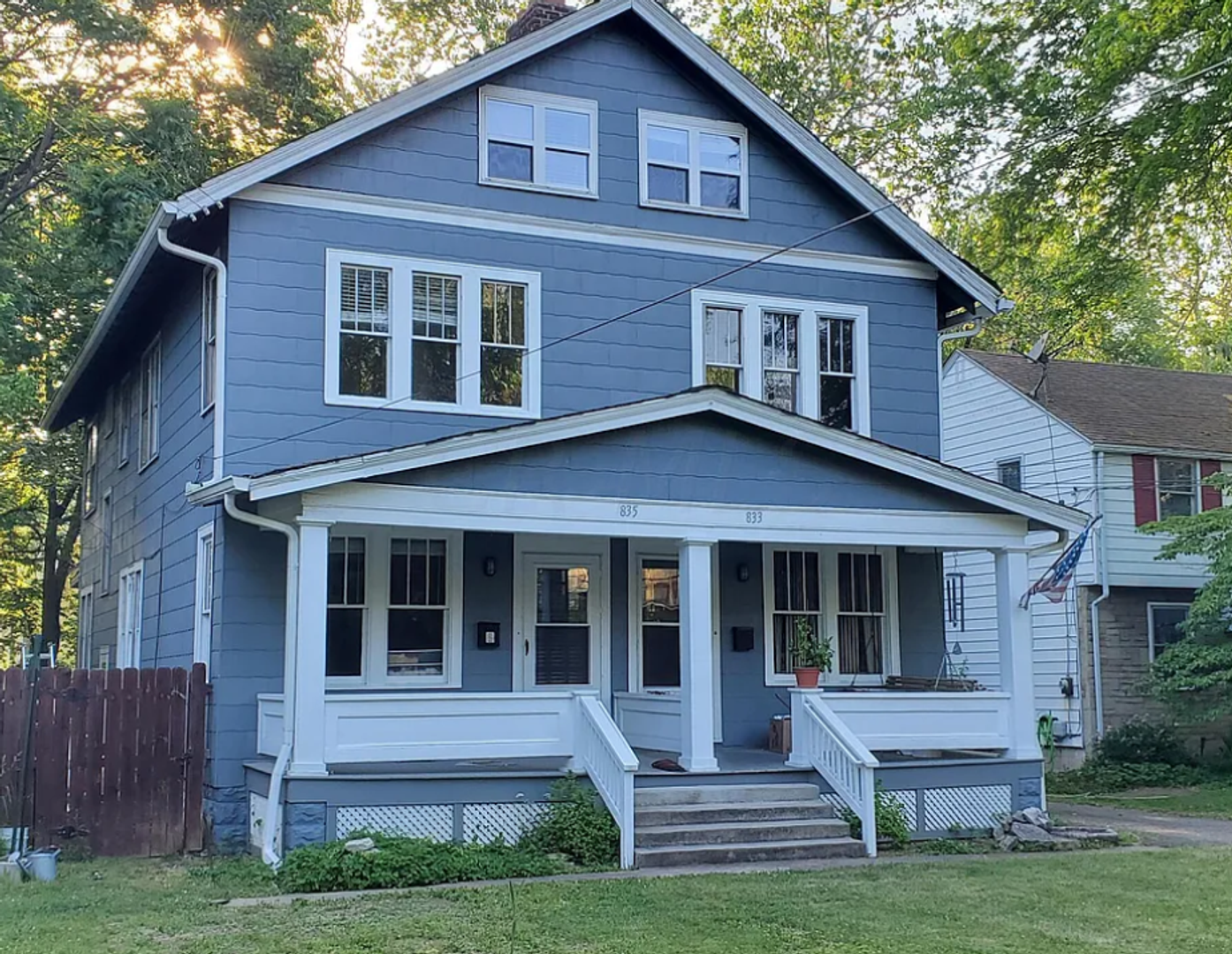 833 College Ave – photo 1