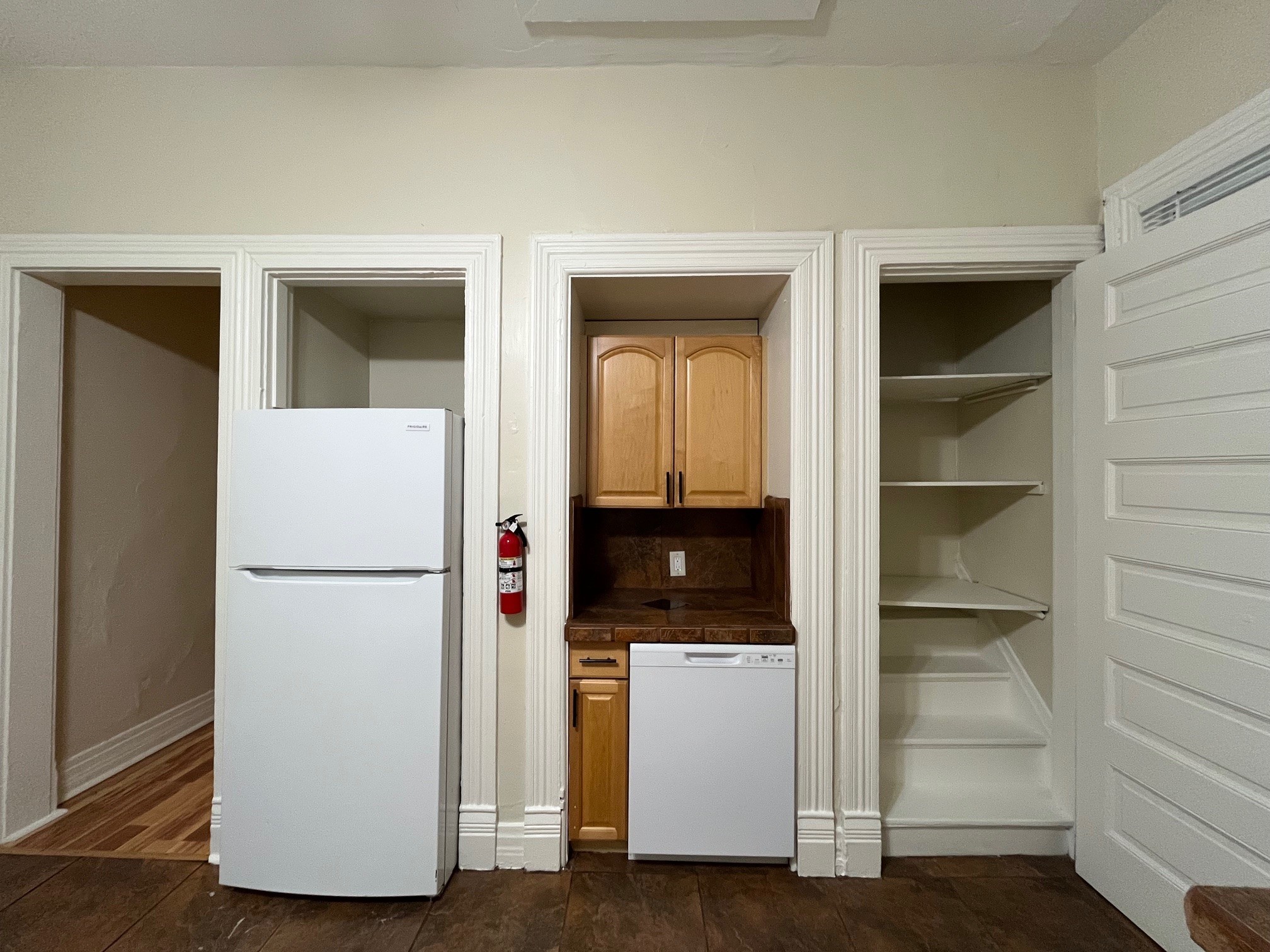 332 Stratford Ave unit # 1 – photo 4