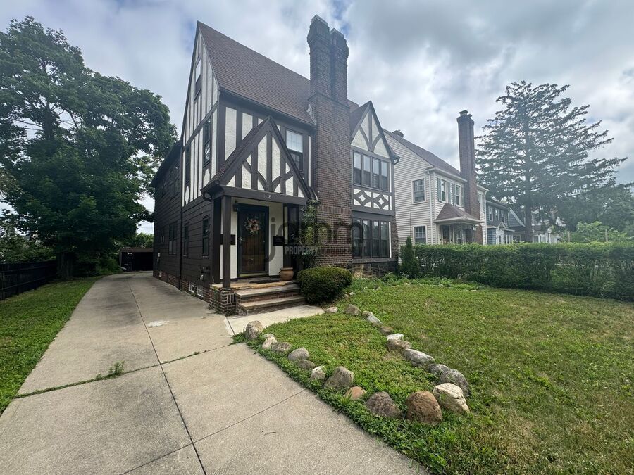 16811 Kenyon Rd – photo 2