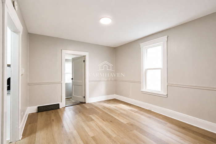 123 Gale St – photo 5