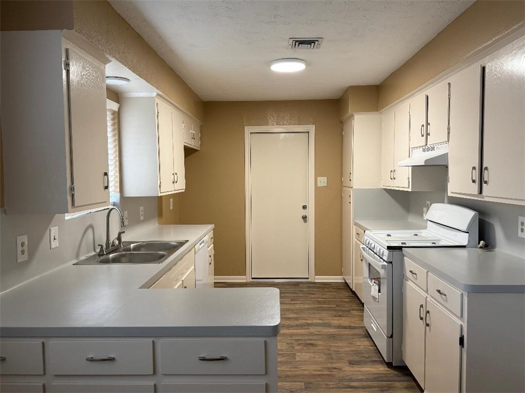205 Santa Monica Dr – photo 3