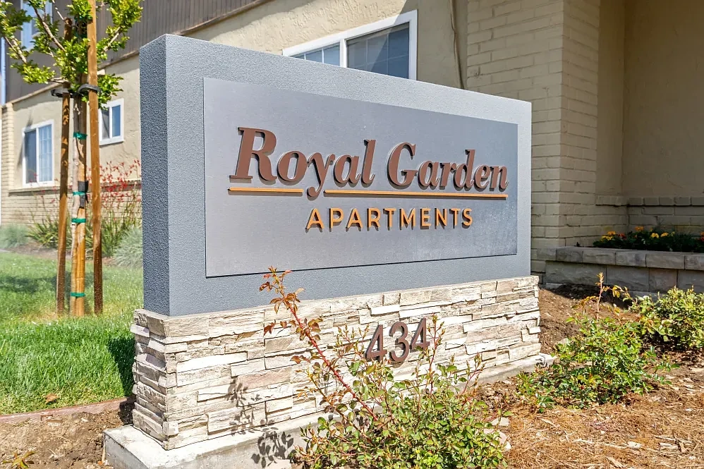 Royal Gardens Apartments – photo 3