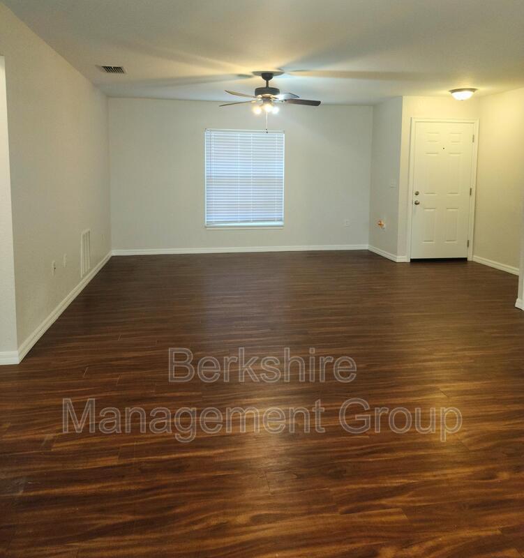 2405 Ave C SW unit B – photo 2