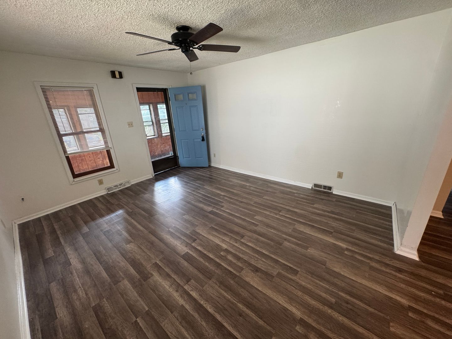 787 Jason Ave – photo 3