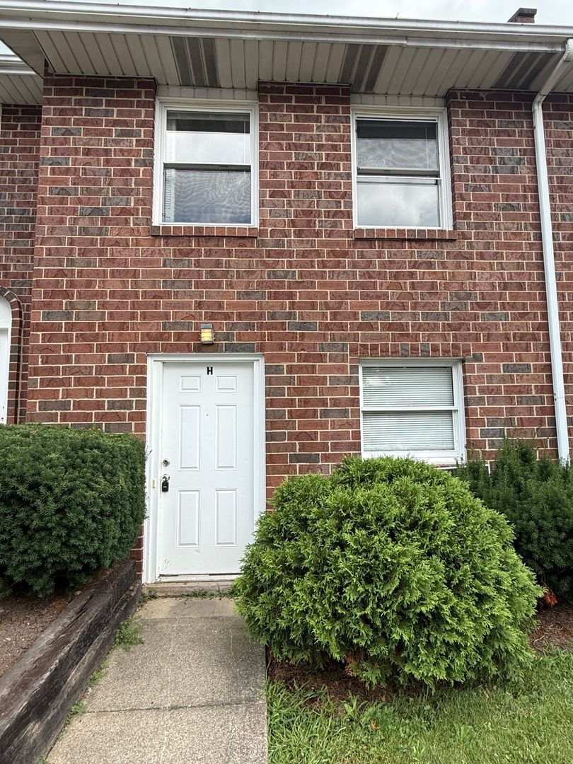 1161 Frost Rd unit H – photo 1