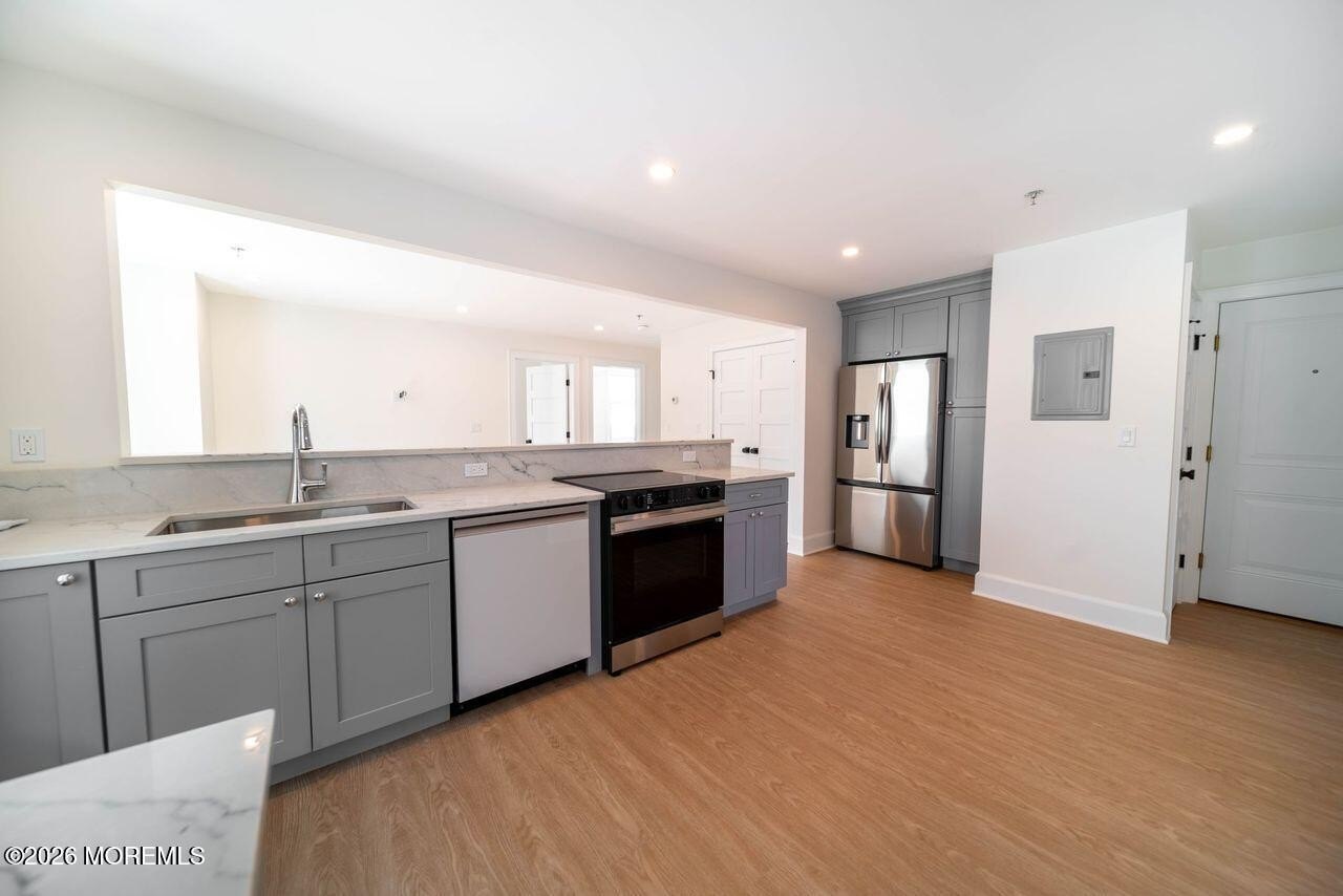 1125 E Ocean Ave #2B – photo 2