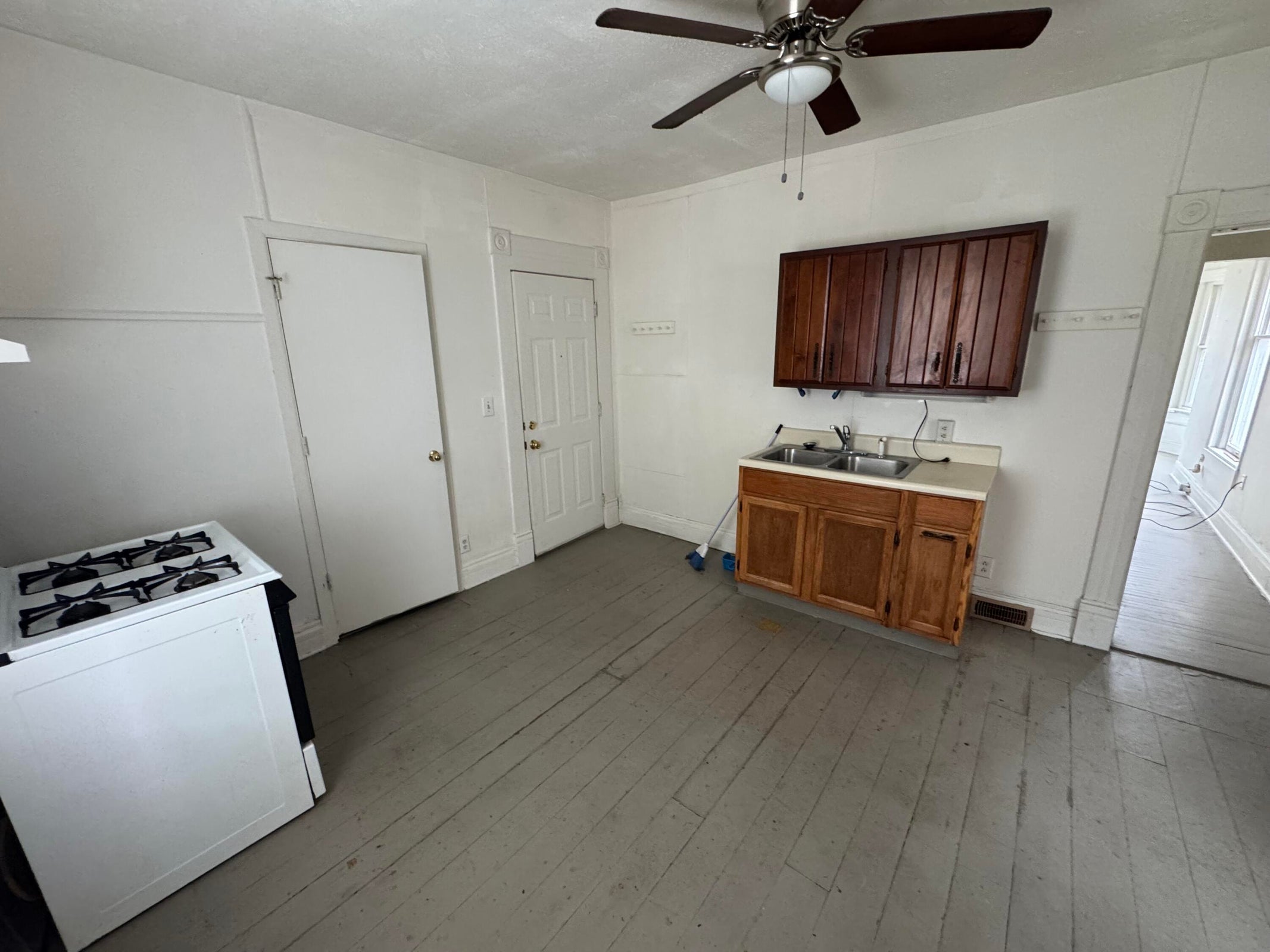 707 W High St unit 4 – photo 3