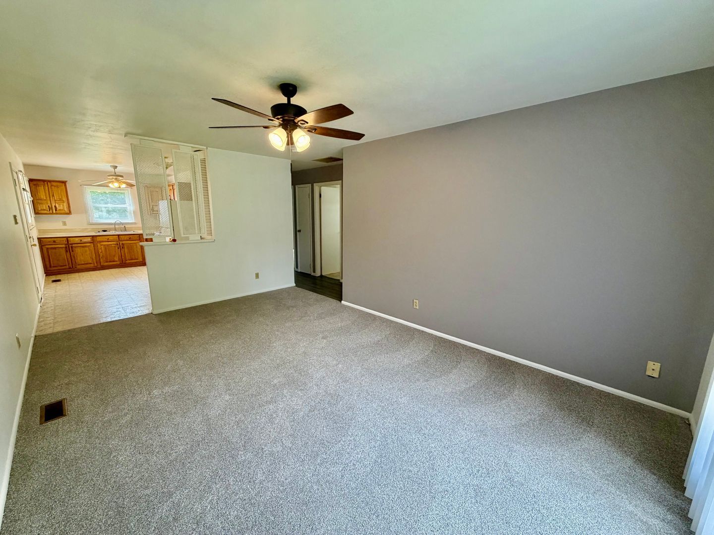 1240 Dogwood Ln – photo 2