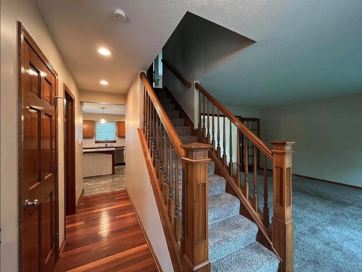 440 Taylor Ave – photo 2