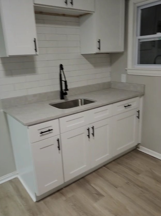 8015 Theota Ave – photo 1