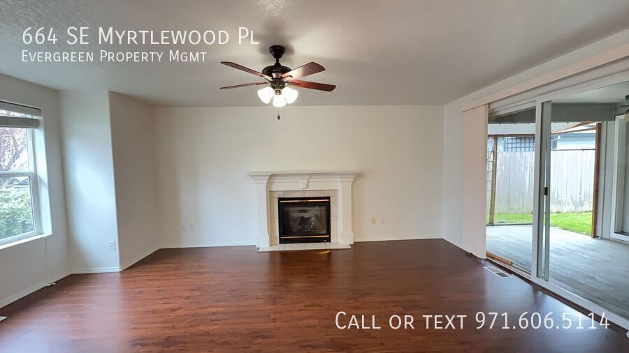 664 SE Myrtlewood Pl – photo 2