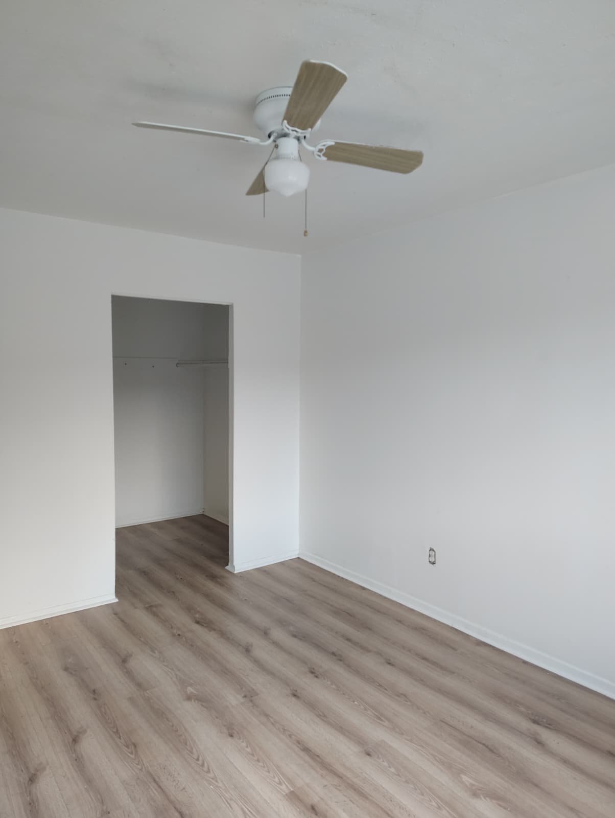 3265 W 143rd St unit 205 – photo 1