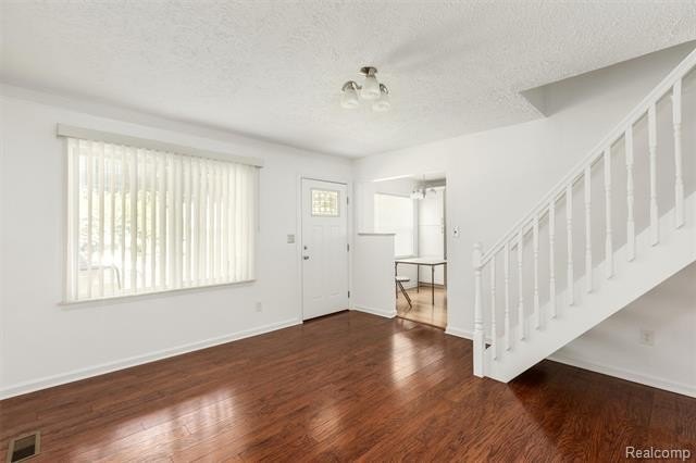 2200 Guthrie Ave – photo 5