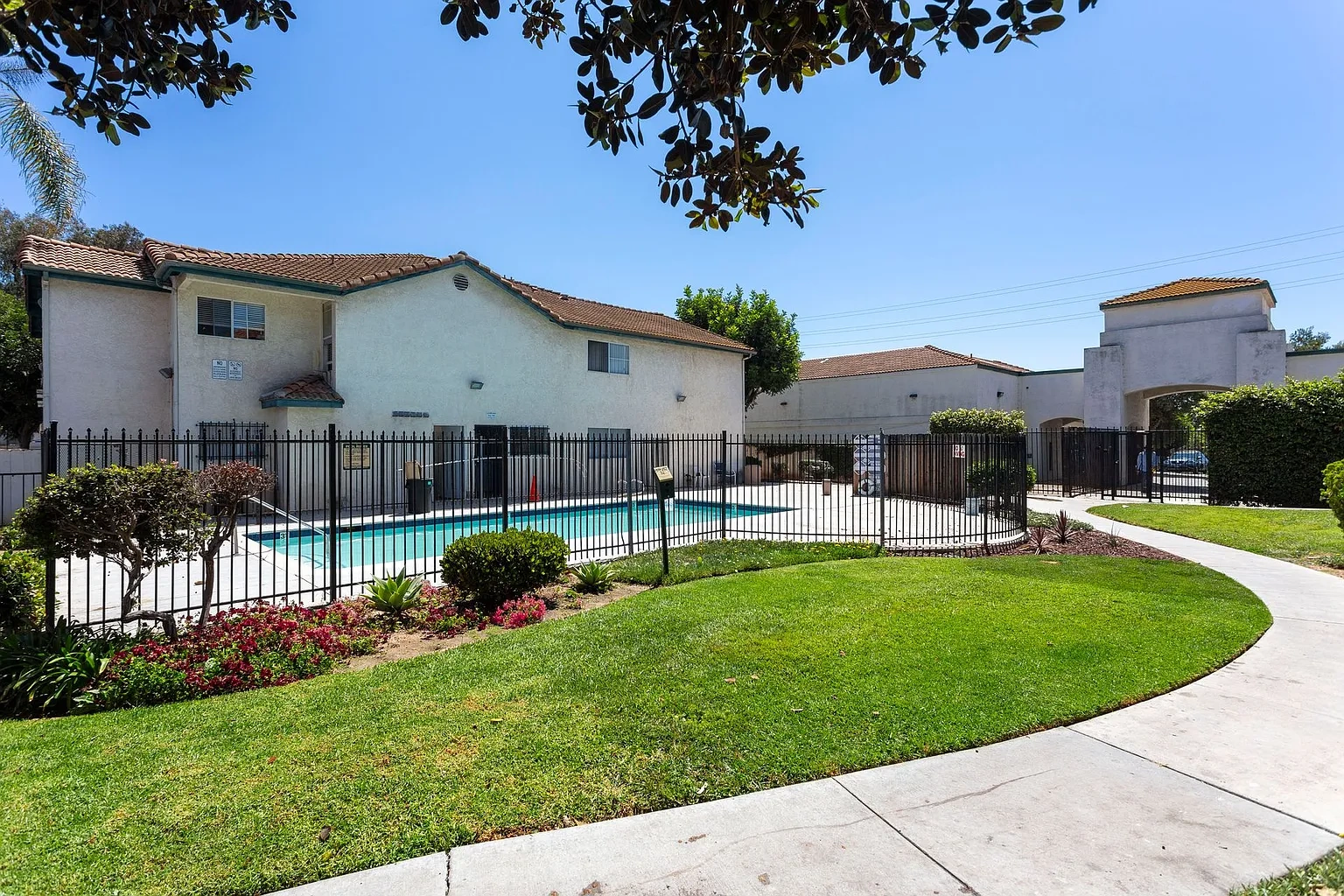 Highland View Apartments – photo 2