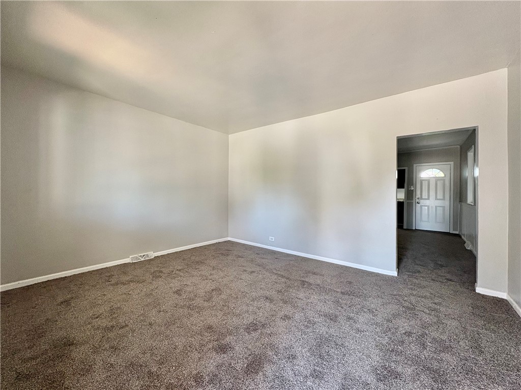 594 E Madison St – photo 3