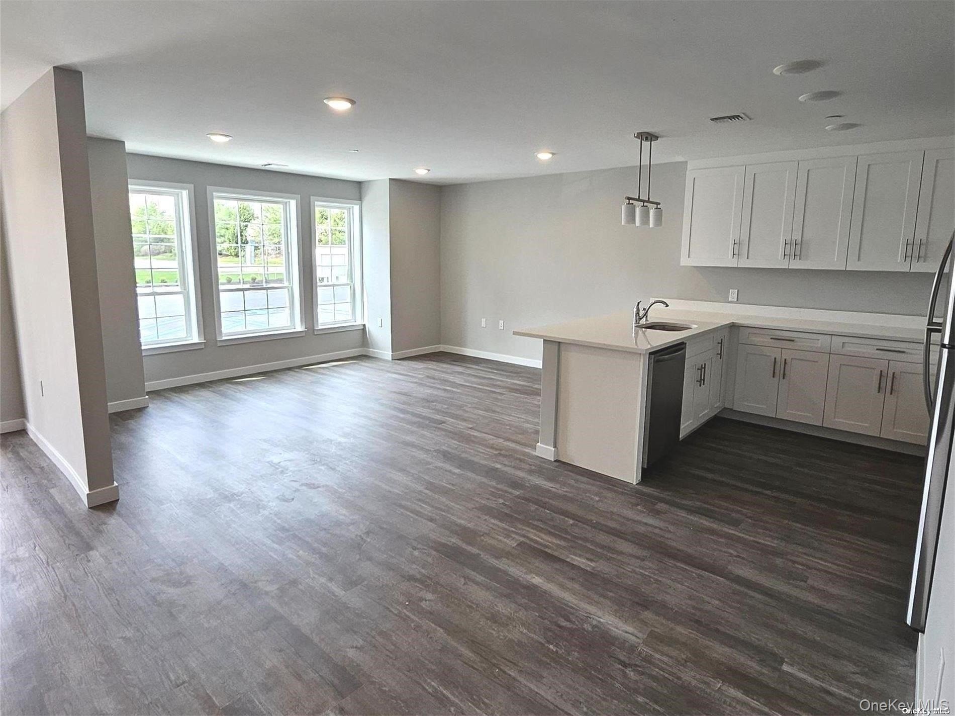 221 Eastview Dr #18 – photo 5