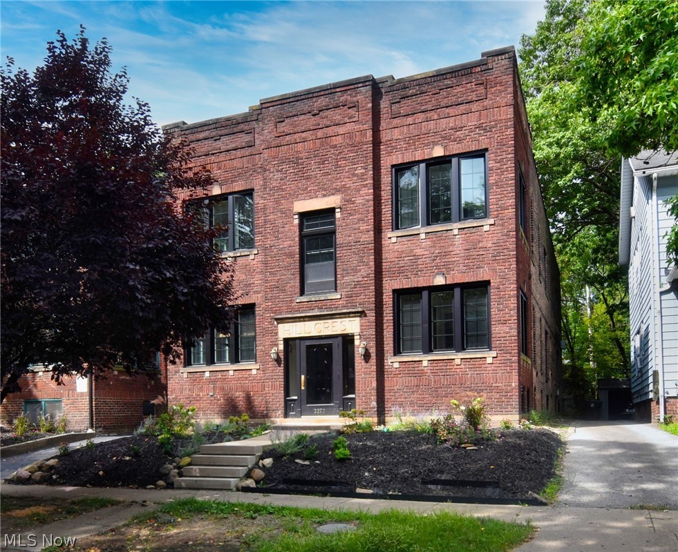 2272 Grandview Ave unit 2 – photo 1